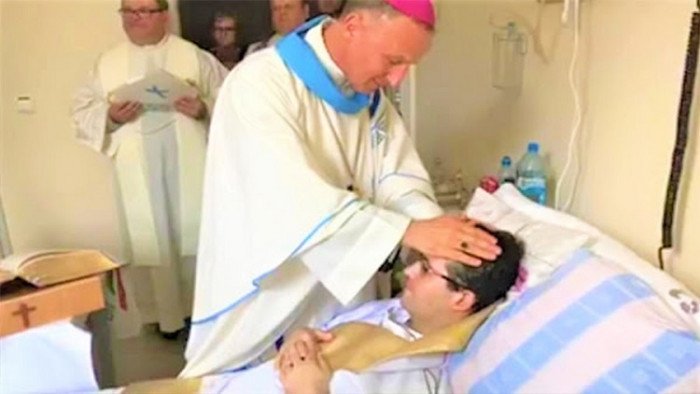 Linh mục chữa bệnh, vai trò, Đóng góp và những trường hợp nổi bật